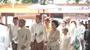 Kedatangan rombongan ini langsung disambut oleh keluarga mempelai wanita, Noorani Sukardi. Akad nikah berlangsung siang ini dan tertutup untuk kalangan media. Tidak ada juga layar televisi untuk menyaksikan akad nikah tersebut. (Adrian Putra/Bintang.com)