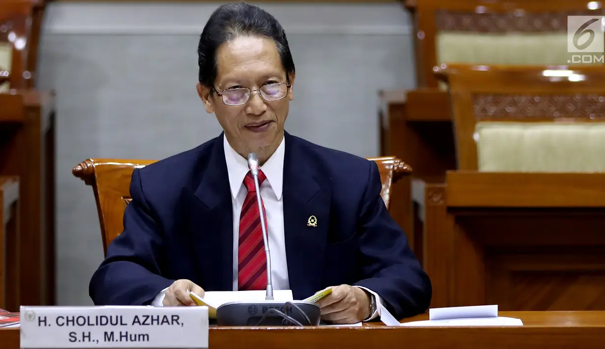 Calon Anggota Hakim Agung Cholidul Azhar mengikuti uji kelayakan dengan Komisi III DPR di Komplek Parlemen, Senayan, Jakarta, Senin (20/5/2019). Komisi III DPR memulai proses uji kepatutan dan kelayakan (fit and proper test) calon hakim agung. (Liputan6.com/Johan Tallo)