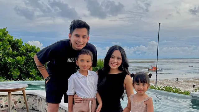 Rachel Vennya dan Okin kompak liburan bareng anak di Bali bertepatan momen Ramadhan 2023 (Foto: Instagram rachelvennya)