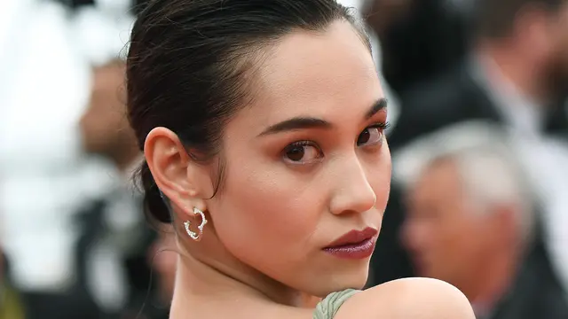 Model Cantik Kiko Mizuhara Curi Perhatian di Festival Film Cannes