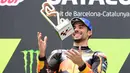 Miguel Oliveira mengakhiri balapan MotoGP Catalunya sebagai pemenang sekaligus kemenangan perdana untuk KTM musim ini. Sasis dan bahan bakar baru membuat performa KTM belakangan ini patut dipertimbangkan. (Foto: AFP/Lluis Gene)
