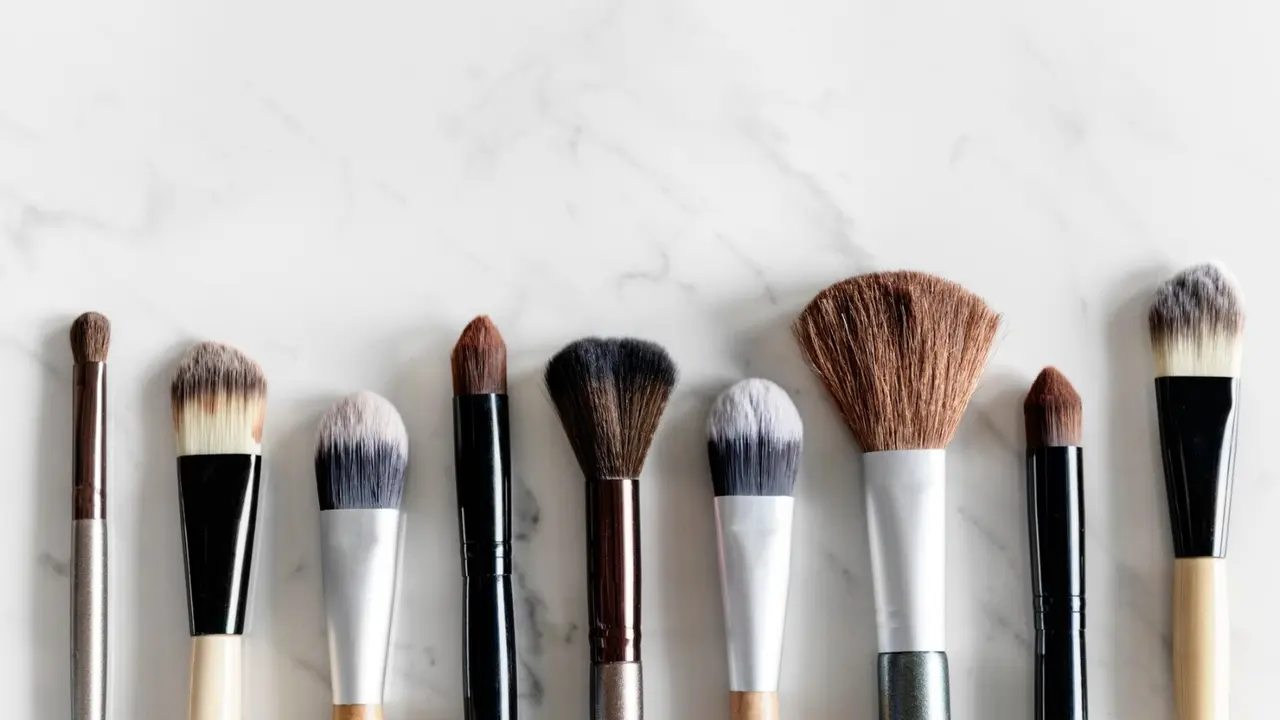 Pilih Kuas Makeup yang Tepat Ternyata Berpengaruh ke Hasil Riasan (Foto/Sumber: Freepik)