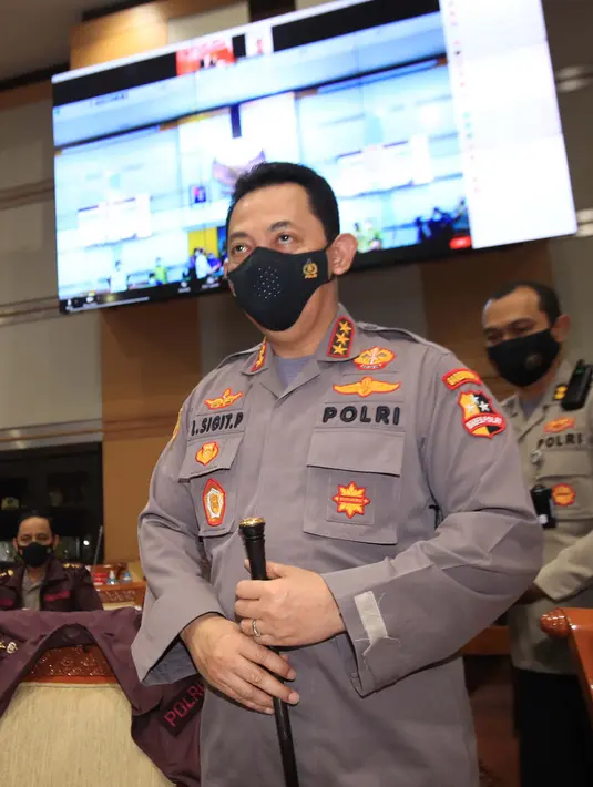 Komjen Pol Listyo Sigit Prabowo bersiap mengikuti Uji Kelayakan dan Kepatutan Calon Kapolri di ruang Komisi III DPR, Kompleks Parlemen, Jakarta, Rabu (20/1/2021). Komjen Listyo merupakan calon tunggal Kapolri yang diajukan Presiden Joko Widodo ke DPR. (Foto: Pool/Sopian)