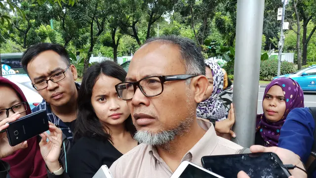 Mantan Wakil Ketua KPK Bambang Widjojanto di Balikota DKI. (Liputan6.com/Anendya Niervana)