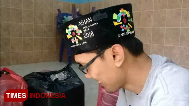 Kopiah Bermotif Logo Asian Games Ternyata dari Gresik