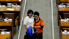 Para anggota DPR berfoto bersama usai menjalani sidang paripurna akhir masa jabatan, Jakarta, (30/9/14). (Liputan6.com/Andrian M Tunay) 
