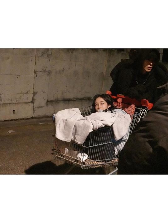 Roh Yoon Seo di balik layar Crash Course in Romance. (Instagram/ rohyoonseo)