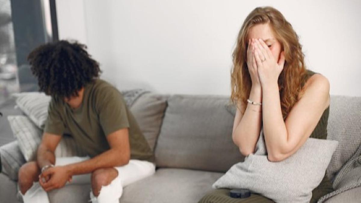 Mengenal Ghosting dan Breadcrumbing yang Serupa tapi Memberi Luka Berbeda