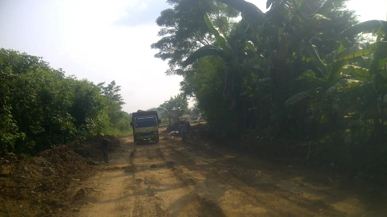 Jalan rusak