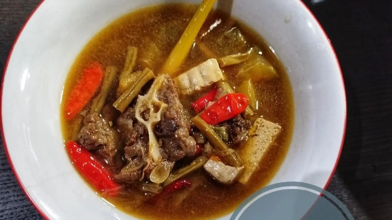 Resep asem-asem buntut untuk olah sisa daging kurban. (dok. Cookpad @AlifahLestari)