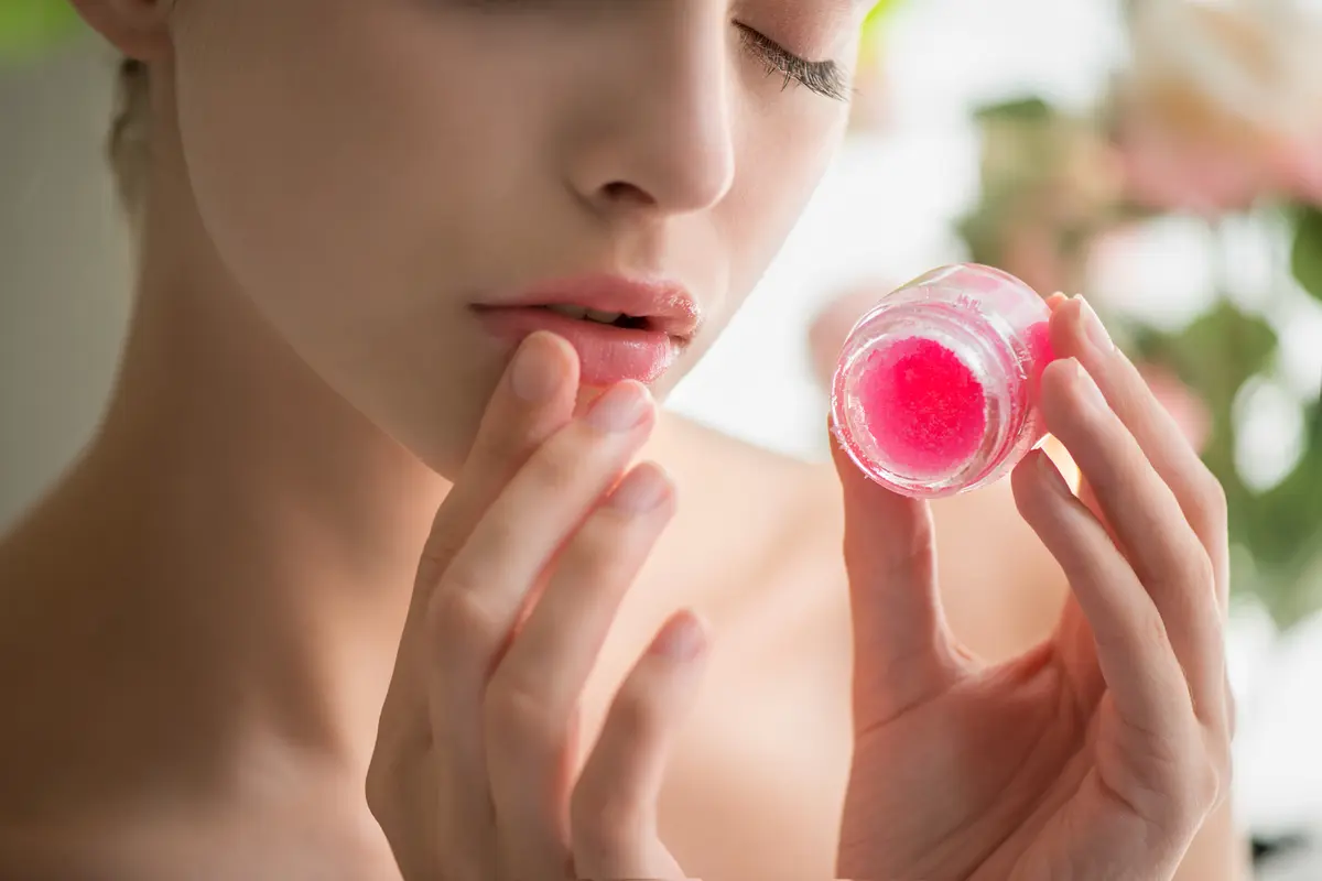 Lip scrub