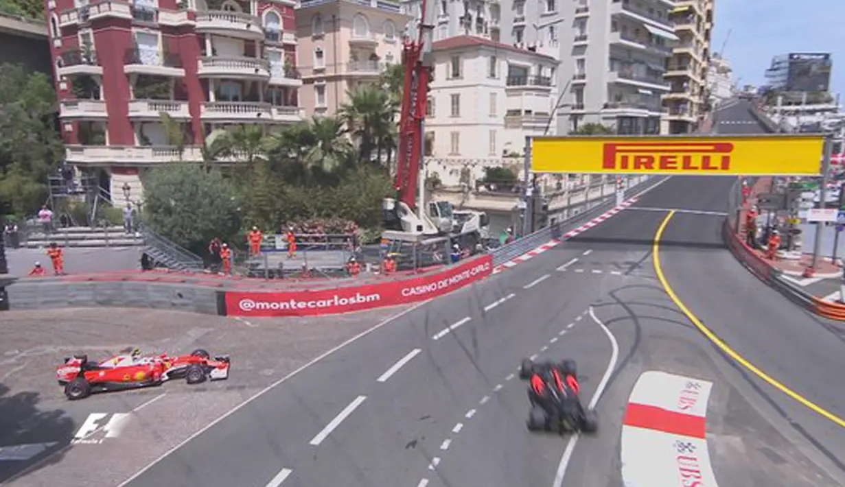 Pada sesi latihan kedua ajang F1 GP Monaco, Kamis (26/5), Kimi Raikkonen (Ferrari) sempat melintir di Sainte Devote, nanum mobilnya tidak mengalami kerusakan dan bisa melanjutkan sesi. (twitter.com/F1)