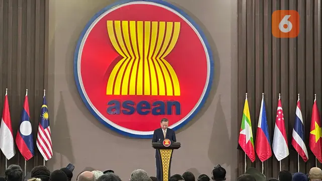 Sekretaris Jenderal Komite Sentral Partai Komunis Viet Nam (PKV), To Lam saat berkunjung ke Kantor Sekretariat ASEAN, Senin (10/3/2025). (Liputan6.com/Benedikta Miranti)