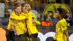 Pemain Borussia Dortmund Niclas Fuellkrug (kiri) melakukan selebrasi usai mencetak gol ke gawang Newcastle United pada pertandingan sepak bola Grup F Liga Champions di Dortmund, Jerman, Selasa (7/11/2023). (AP Photo/Martin Meissner)