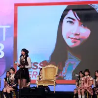 Pemilihan center dari 16 member untuk single ke-13 telah dilakukan pada 7 Mei malam. Rasa syukur kembali terpilih menjadi center JKT48. (Adrian Putra/Bintang.com)
