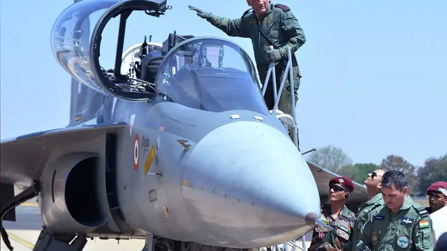 Chief Of Defence Staff (CDS) Jenderal Bipin Rawat yang dikabarkan berada dalam helikopter jatuh. (AFP)