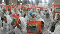 Dalam rangka menyambut ramadhan tahun iniYayasan Masjid Nusantara (YMN) membagikan 10 ribu mukena untuk masjid-masjid di seluruh Indonesia. 