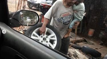 kisah tukang tambal ban viral