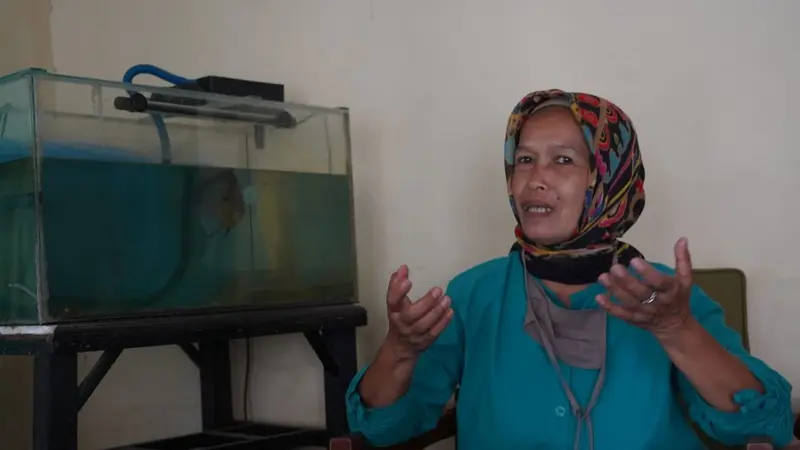 Een Sukreno (56 tahun) tak pernah menyangka bisnis budidaya ikan Lohan yang sudah digeluti selama 10 tahun mengalami penurunan penjualan secara drastis diterpa dampak pandemi Covid-19.