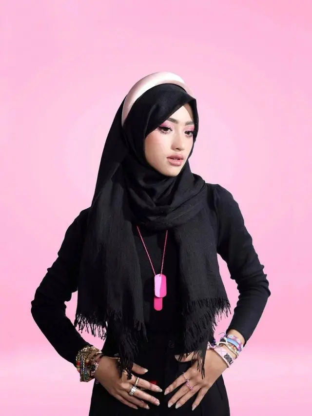 Hijab pashmina simpul dapat menjadi opsi alternatif untuk kamu yang memiliki wajah oval