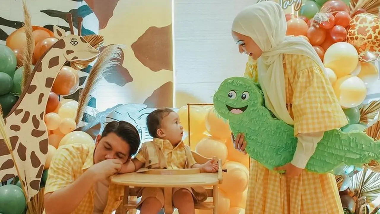 Tampilan Selebritis Tanah Air Hadir di Akikah Anak Zaskia Sungkar dan Irwansyah Instagram/@zaskiasungkar15