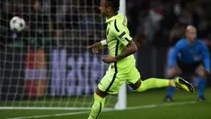 Gole Pembuka Barcelona oleh Neymar. AFP PHOTO / FRANCK FIFE 
