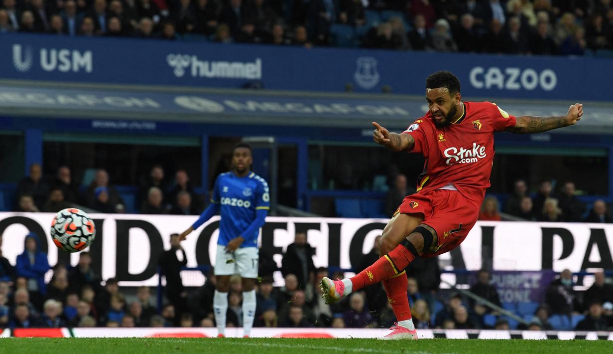 Joshua King yang hanya diberikan 11 kali bermain saat membela Everton kini sukses membalaskan dendam dan membuktikan diri sebagai pemain andalan Watford kepada anak asuh Rafael Benitez dalam drama tujuh gol laga tadi malam. (AFP/Paul Ellis)