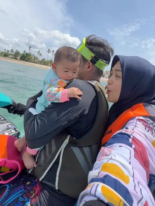 [Instagram/riaricis1795]