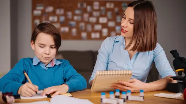 Perlukah Anak Ikut Les? Pertimbangkan Dulu 6 Hal Ini! (photo by freepik.com)