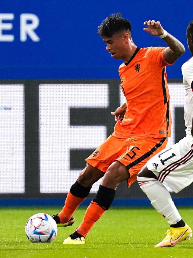 Mees Hilgers, Bek Tangguh Berdarah Indonesia yang Jadi Incaran Tiga Klub Eropa