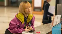 Park Bo Young Tampil dengan Rambut Pirang di Drama Baru 'Our Unwritten Seoul'