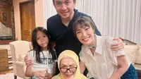 Ayu Dewi Berduka, Rugayah Pusadan Gobel Nenek dari Keluarga Regi Datau Tutup Usia