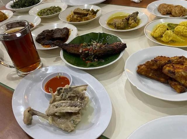 9. Restoran Simpang Raya