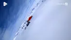 Seorang fotografer jadi wanita pertama yang terbang dengan wingsuit di atas Antartika.