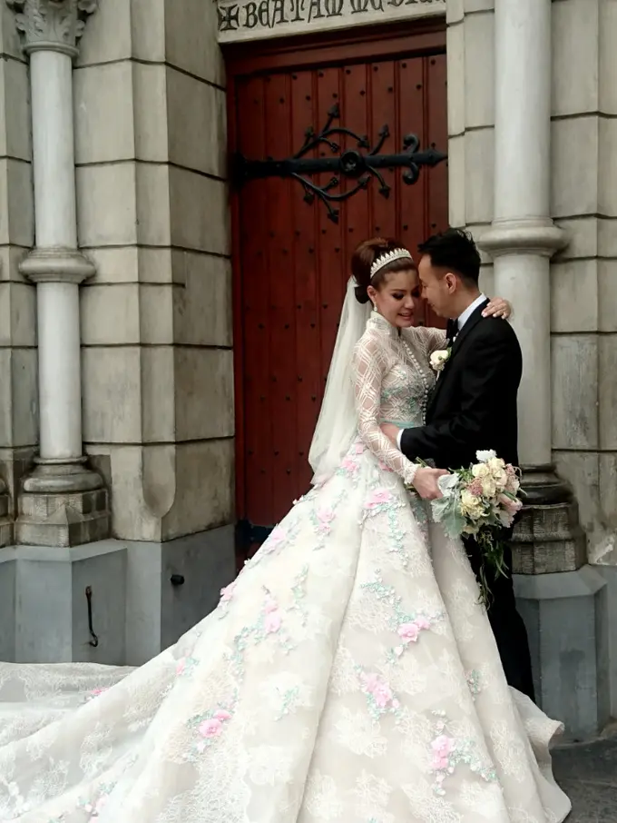 [Bintang] Olga Lidya NIkah