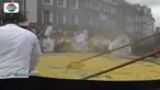 Ratusan orang di Malmedy, Belgia tampak antusias memasak dadar telur atau omelet raksasa.