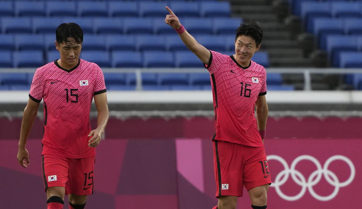Hwang Ui-jo. Striker Korea Selatan berusia 28 tahun ini mengoleksi 4 gol dan membawa timnya lolos hingga perempatfinal. Satu gol dicetaknya saat kalah 3-6 dari Meksiko di perempatfinal dan 3 gol di fase grup saat mengalahkan Honduras 6-0. (Foto: AP/Kiichiro Sato)