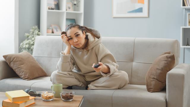 Orang yang Kecanduan Smartphone Cenderung Lebih Mudah Bosan