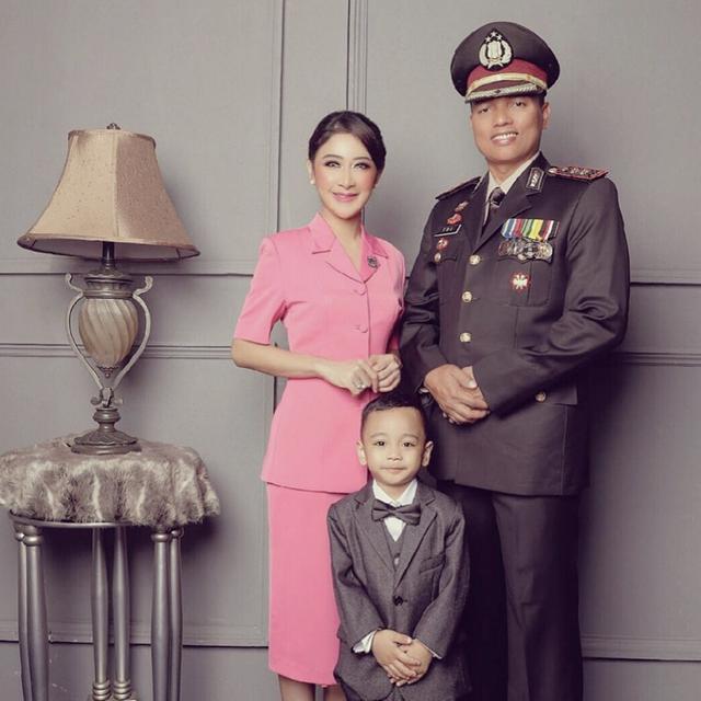 6 Artis Cantik yang Punya Suami Polisi, Harmonis dan Romantis