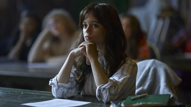 Jenna Ortega sebagai Cairo Sweet dalam film Miller's Girl. (Foto: Dok. Lionsgate)