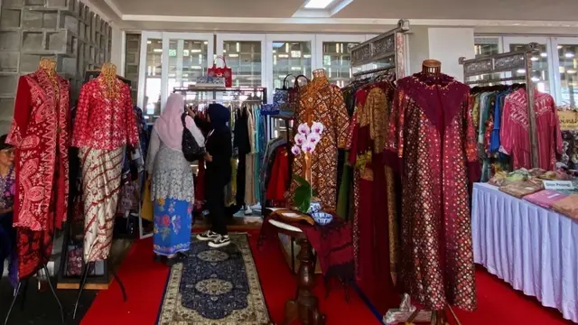Penyelenggaraan Hari Kebaya Nasional oleh KOWANI.