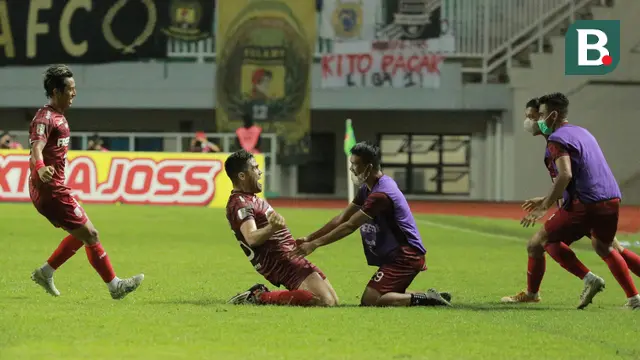 Foto: Persis Solo Menang 2-0 Lawan Sriwijaya FC, Buka Peluan Tampil di Semifinal Liga 2