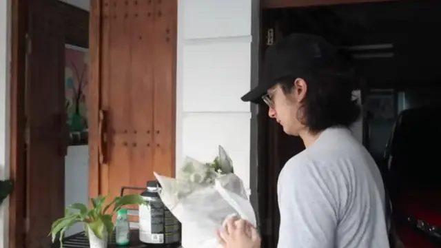 Lulus SMA, Ini 6 Momen Keluarga Beri Kejutan untuk Megan Domani