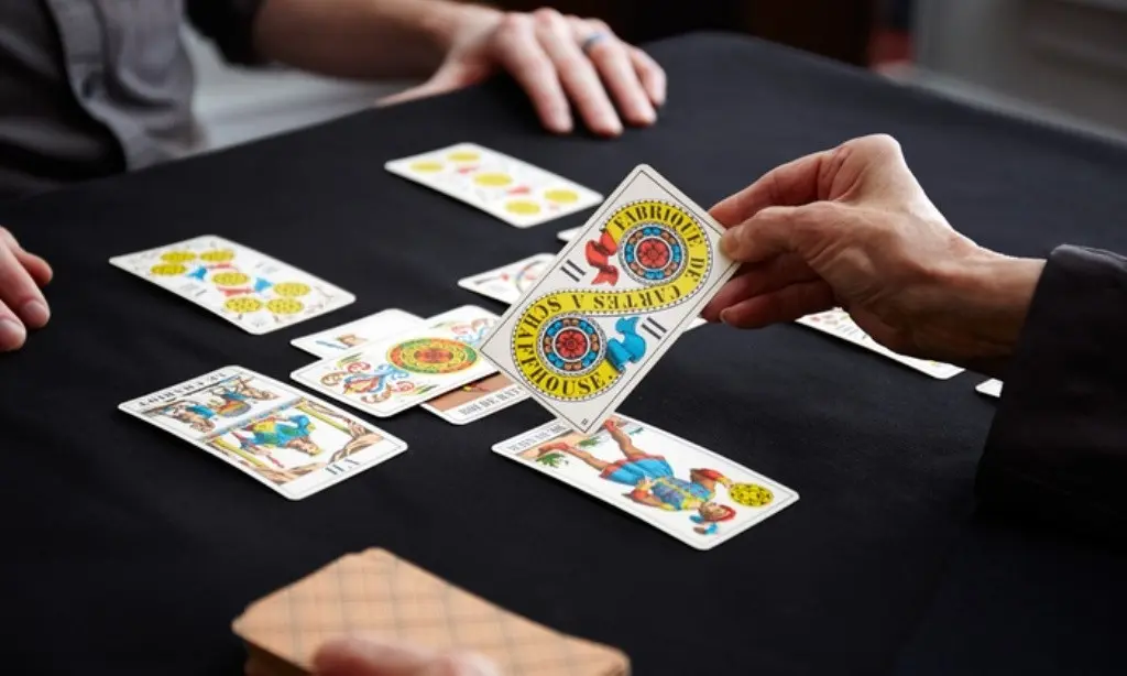 Ilustrasi tarot. (Sumber foto: groupon.com)