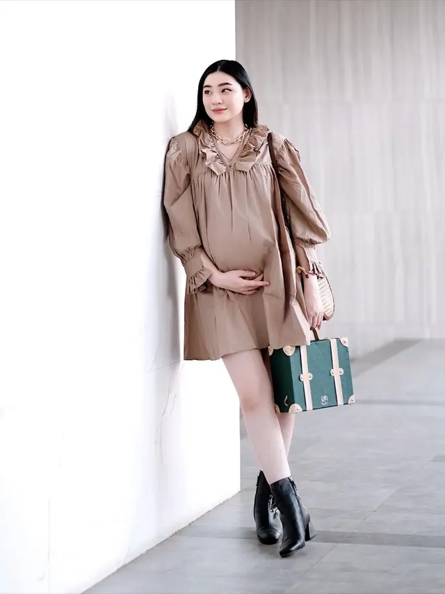 Pesona 11 Seleb saat Pamer Baby Bump, Jadi Ibu Hamil Hits