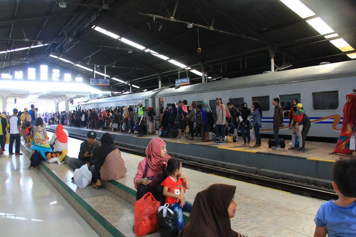 400 Ribu Penumpang Sudah Diberangkatkan Melalui Stasiun Bandung
