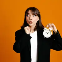 woman on time/copyright freepik/stockking