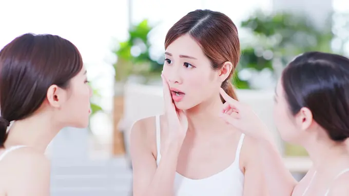 Tanda Kulit Wajah Dehidrasi yang Nggak Boleh Disepelekan, Begini Perawatan yang Tepat untuk Kembalikan Kesehatannya