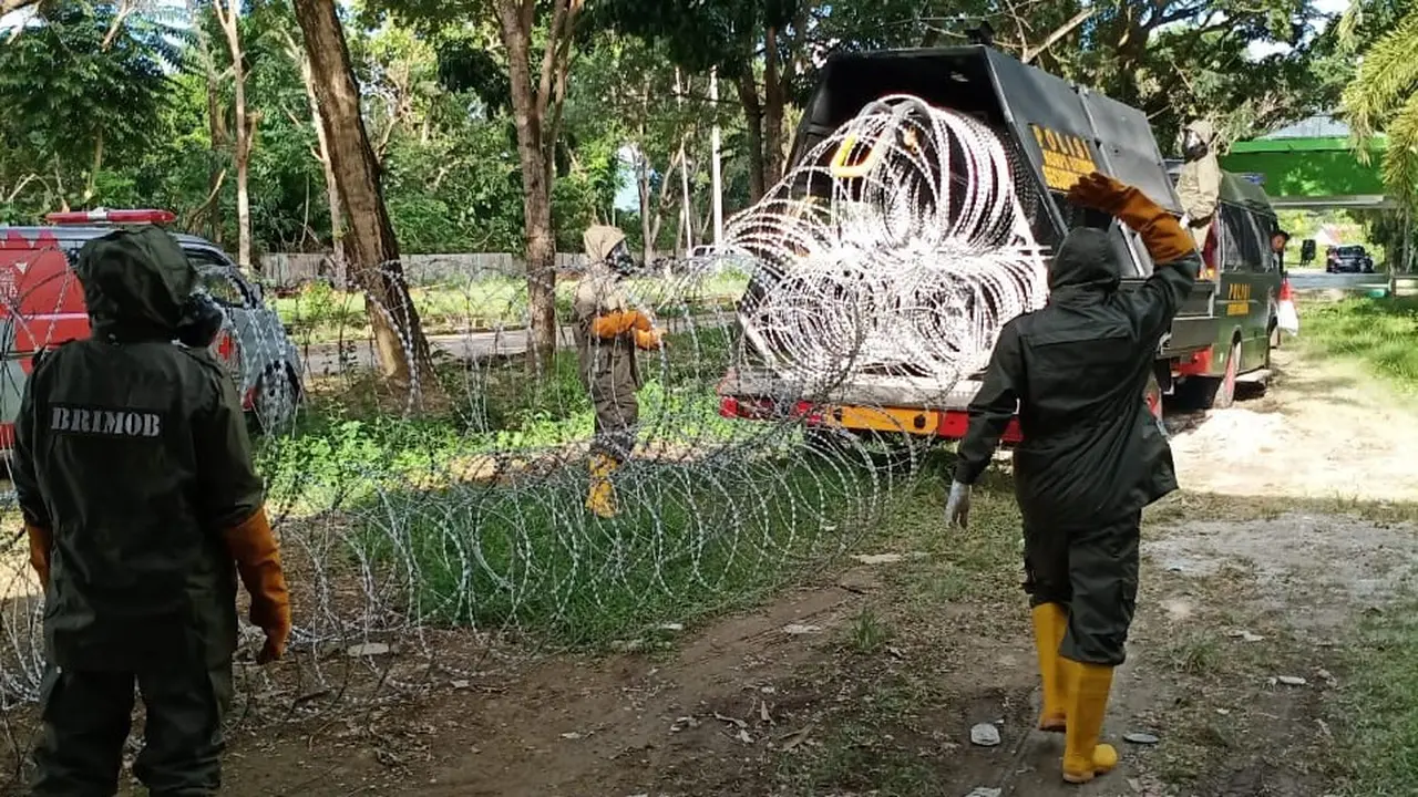 Pemasangan kawat berduri