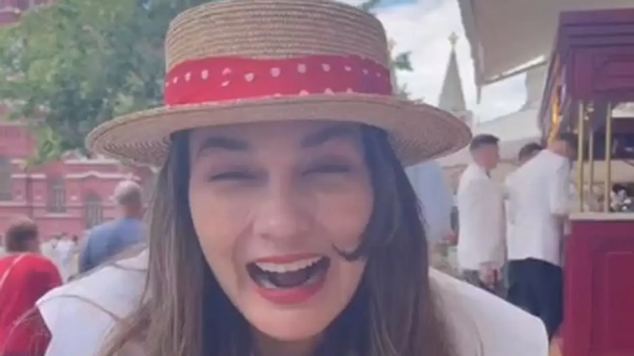 7 Potret Luna Maya yang Kini Liburan di Moscow Ini Tampil Curi Perhatian
